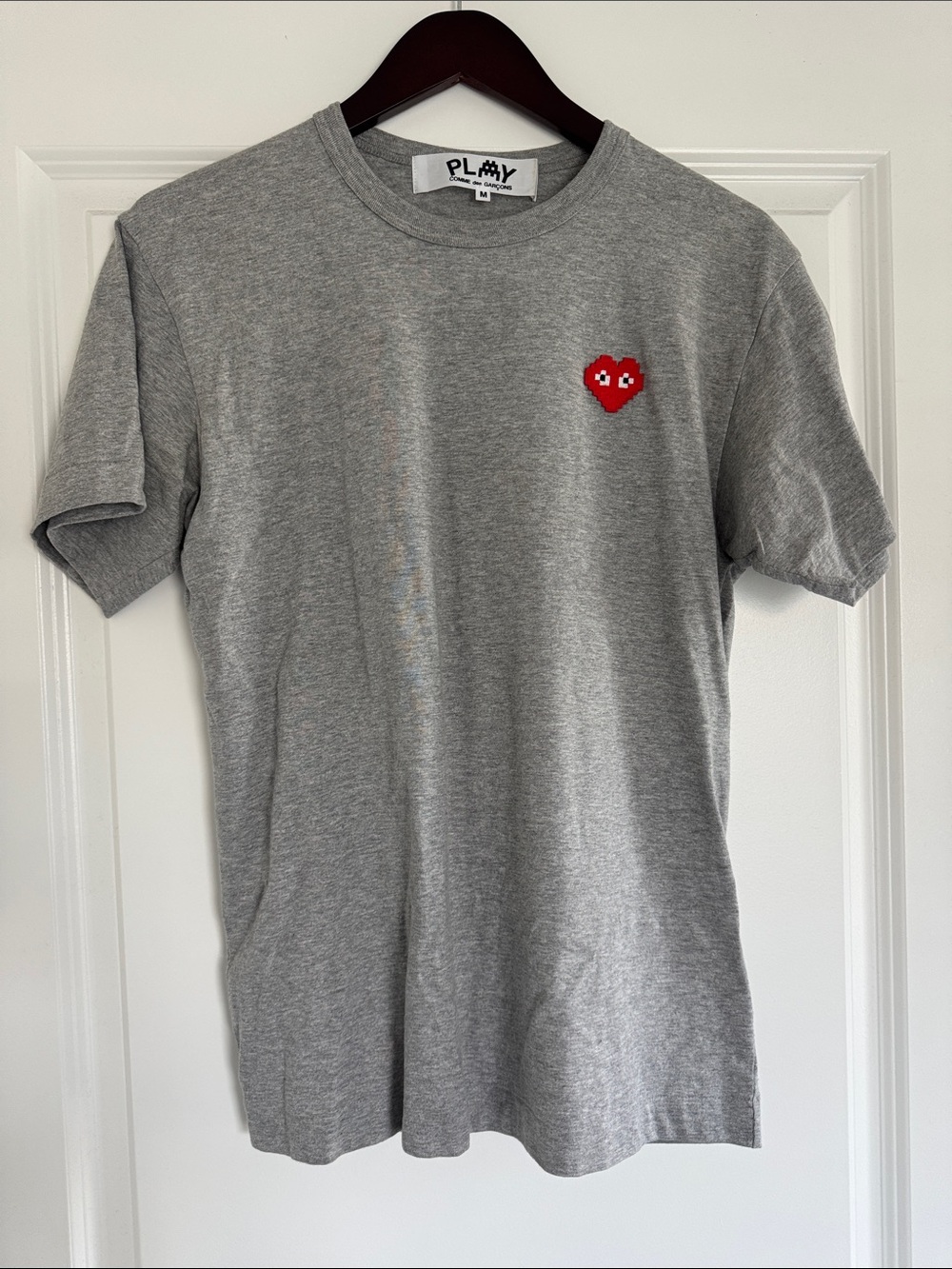 NWOT Comme des Garçons PLAY Grey Marl Red Heart Detail Short Sleeve Shirt M